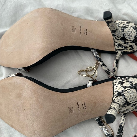 Diane Von Furstenberg
Frankie Suede Sandal with Chain Strap NEW - Picture 3 of 4